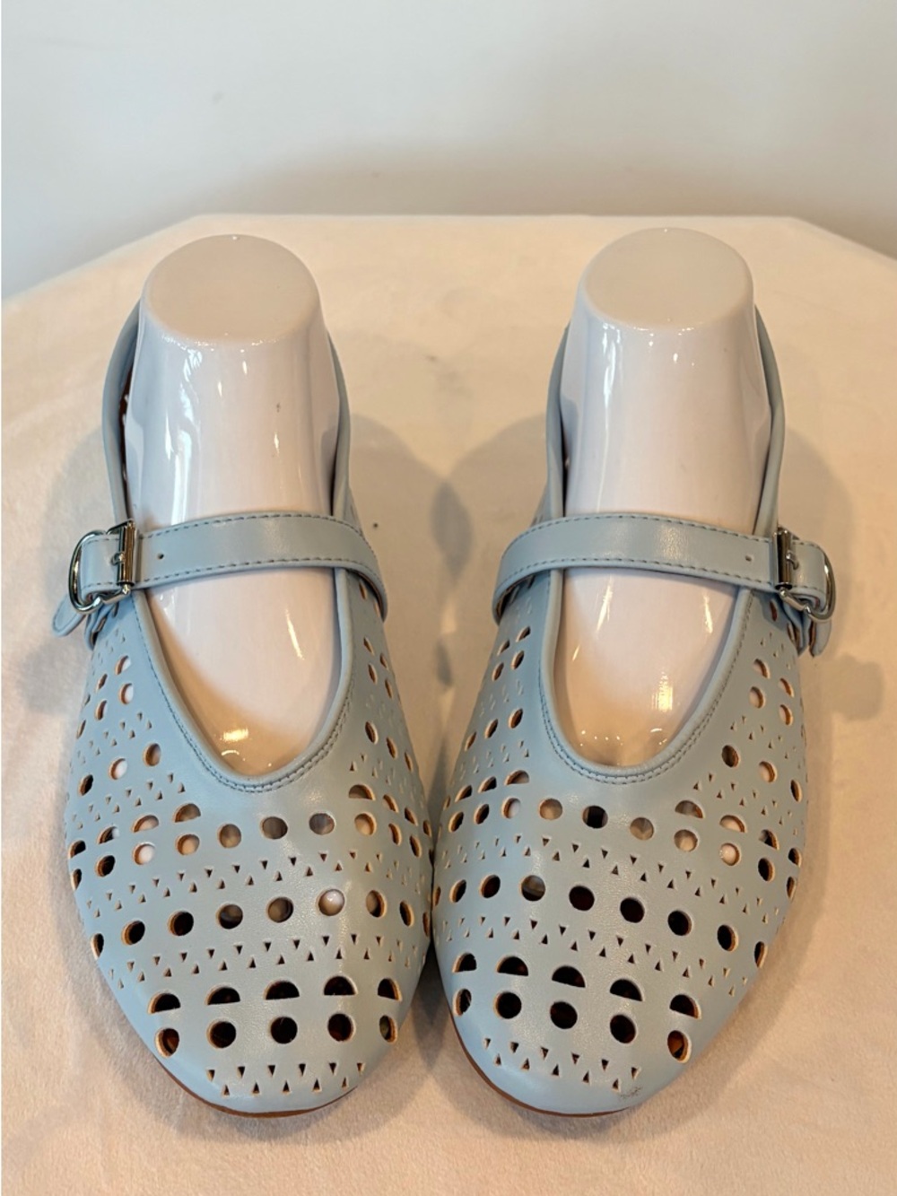 Perforated Mary Jane Flats, vegan leather, light blue, EUC, 41, (10.5) - Picture 3 of 14